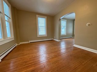 659 4th St E, Saint Paul, MN 55106