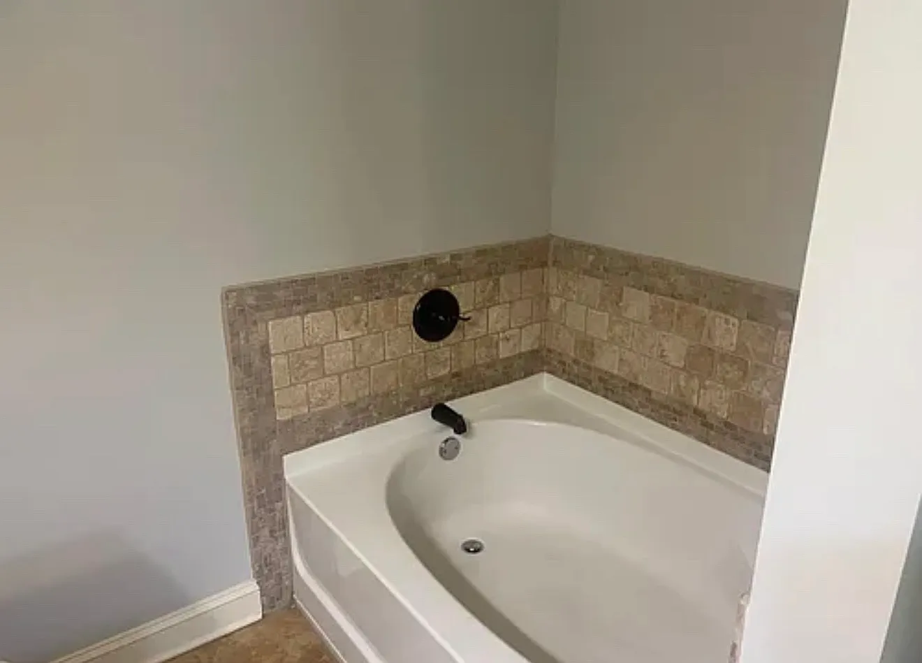 3 bed, 2.5 bath, 1577 sqft, $1,890 — Photo 2