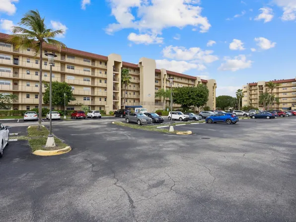 3590 Via Poinciana APT 510, Lake Worth, FL 33467