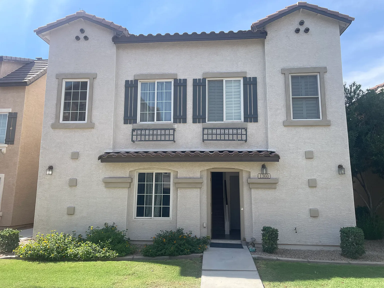 2 bed, 967 sqft, $1,950 — Photo 1