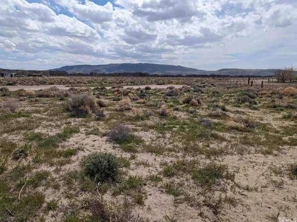 4095 Katy St, Silver Springs, NV 89429