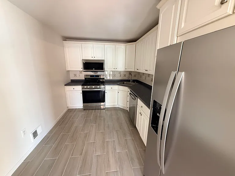 28 Alder St — Photo 4