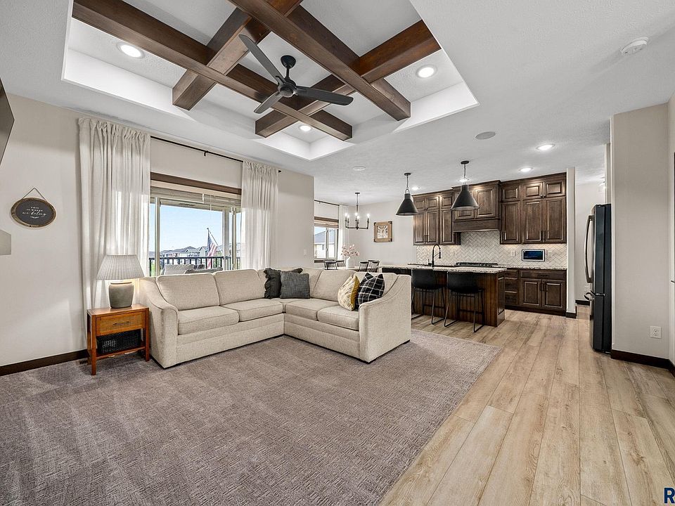 6723 E 45th St, Sioux Falls, SD 57110 | Zillow