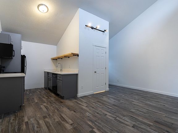 5th image of 3510 S 40th St #A