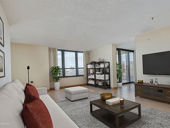 3rd image of 5471 S Hyde Park Blvd APT 8B