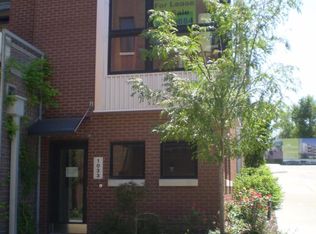 1033 Leavenworth Plz #ROW, Omaha, NE 68108