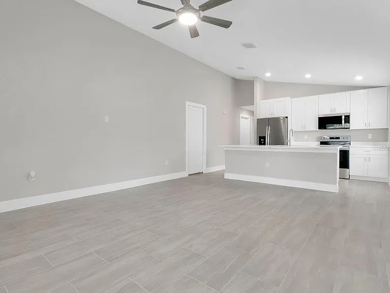 889 Dunbar St — Photo 6