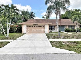 12263 Lacewood Ln, Wellington, FL 33414