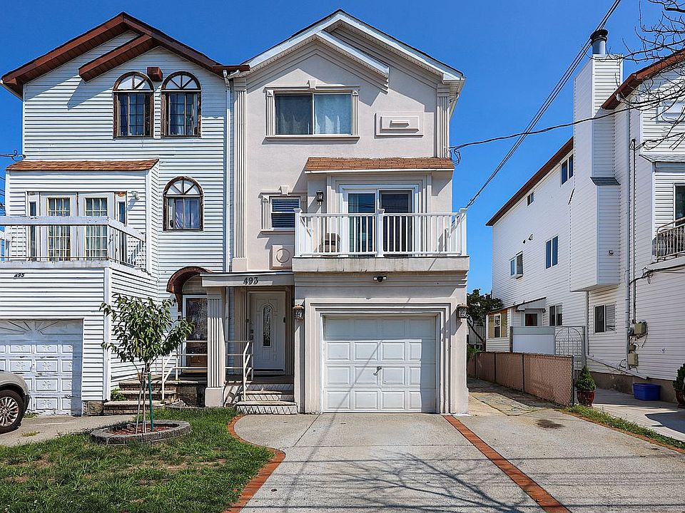 1st image of 493 Travis Ave