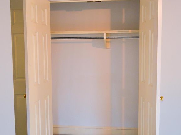 2nd Bedroom Oversize Closet