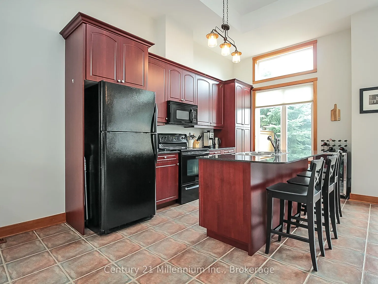 3 bed, $3,200 — Photo 3
