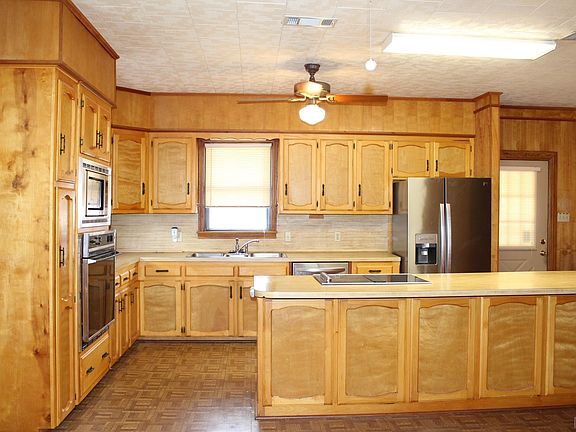 3rd image of 434 Avenue E