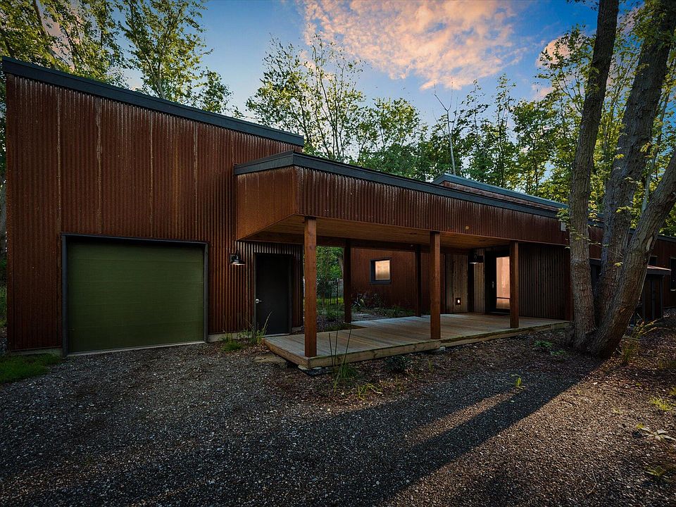 1st image of 298 McVea Dr