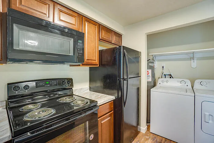 932 Simons St #932 — Photo 8
