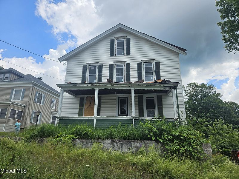 2nd image of 8 Elm Street