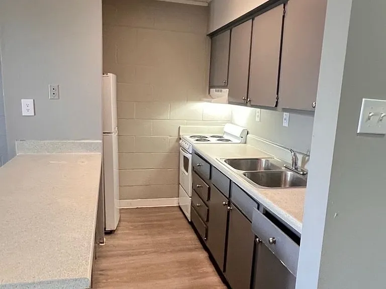 Fleur Apartments — Photo 13