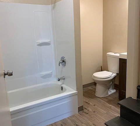 4th image of 507 Blaine Ave #2
