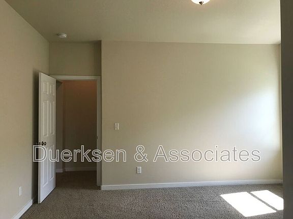 4th image of 523 NW Mirador Pl Unit 100
