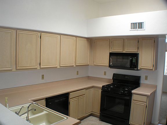 3rd image of 784 W Annandale Way