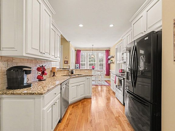 3rd image of 8201 Plum Bush Ct