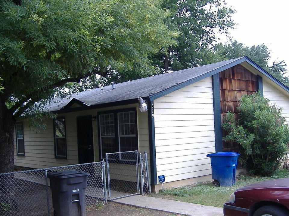 1st image of 619 J St APT 1