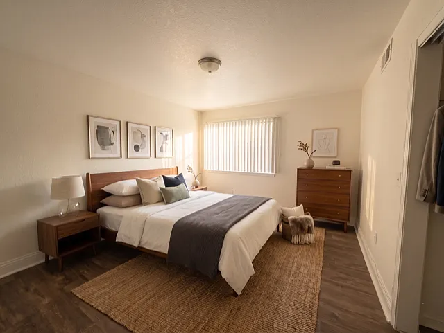 Amberwood Apartments — Photo 6