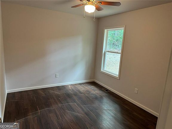 4th image of 139 Fairlane Dr