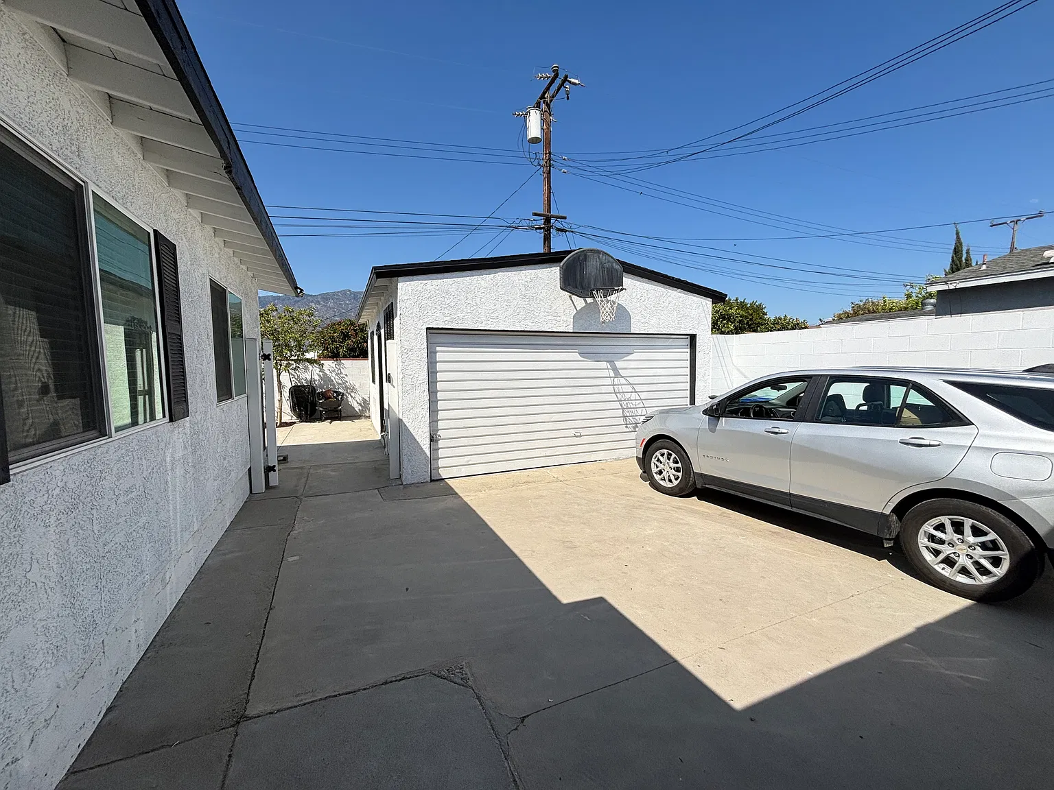 3 bed, 1212 sqft, $3,500 — Photo 4