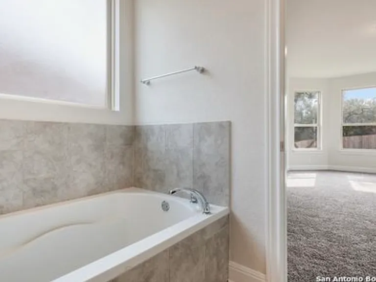 8232 Scarlet Gaura — Photo 20
