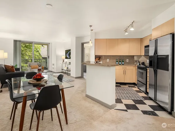 1100 106th Avenue NE #306, Bellevue, WA 98004