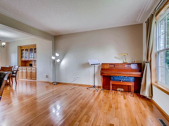 4th image of 2484 Eagle Valley Dr