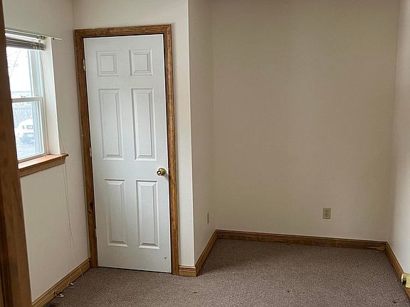 5th image of 165 Main St Floor 1