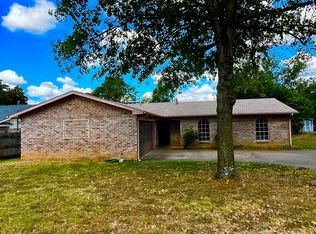 1212 Wedgewood Dr, Cleburne, TX 76033