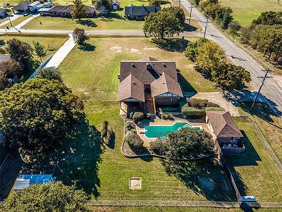 4th image of 648 Jacie Ct