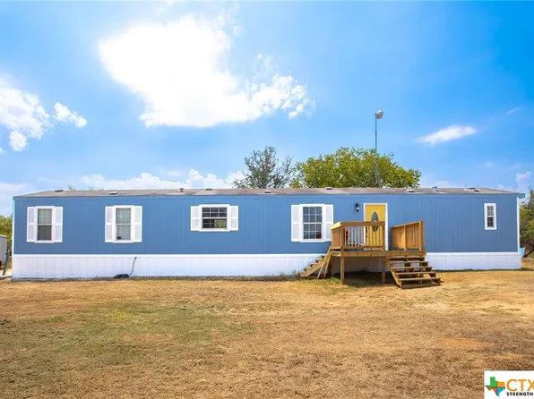 975 Campobella Ln, Kingsbury, TX 78638