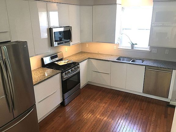 2nd image of 3127 Eads Ave