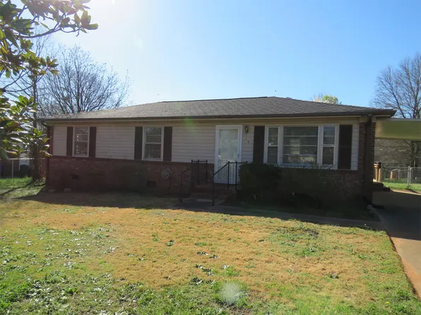 14 Prestbury Dr, Greenville, SC 29605