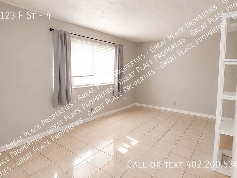 1123 F St #4 — Photo 3