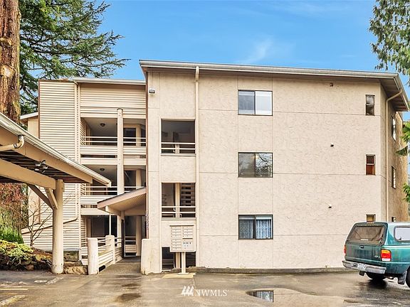 4th image of 19528 Echo Lake Pl N APT B303