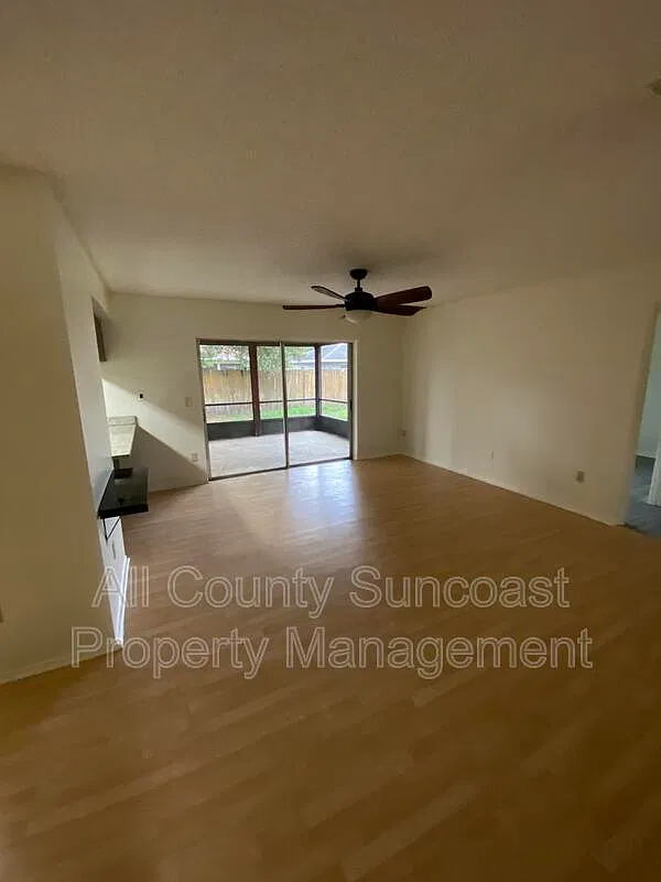 3 bed, 2.0 bath, $1,895 — Photo 3