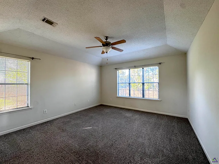 125 Lenox Dr — Photo 8