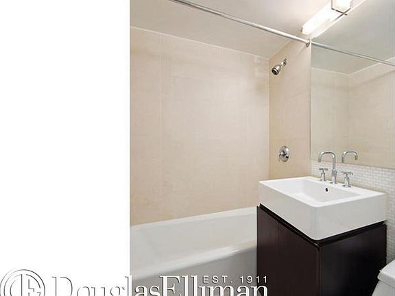 4th image of 220 E 63rd St APT 0008D