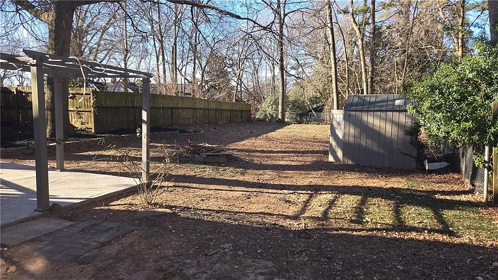 3 bed, 2.0 bath, 1613 sqft, $2,300 — Photo 4