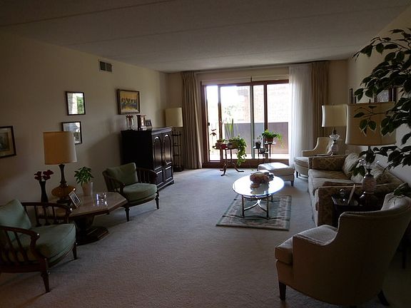 3rd image of 1595 Ashland Ave APT 408
