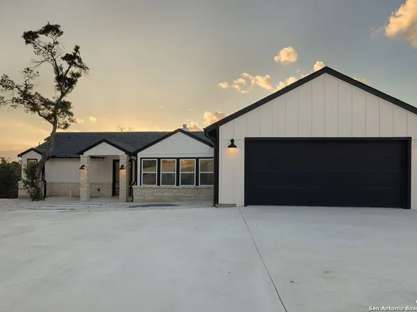 329 BLUEBONNET BREEZE, Canyon Lake, TX 78133