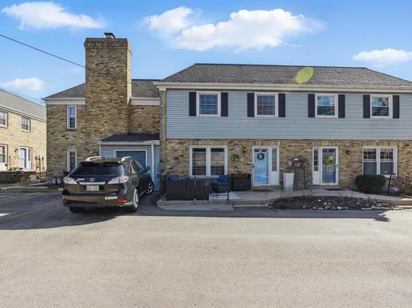 11626 West Bluemound ROAD, Wauwatosa, WI 53226