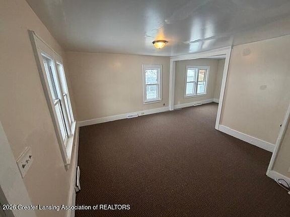 2nd image of 1402 Knollwood Ave