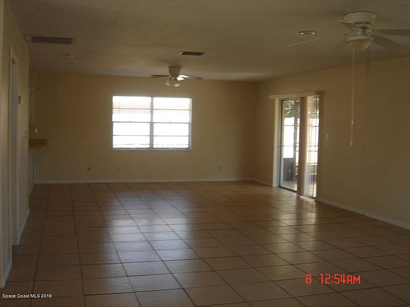 3rd image of 725 Palm Dr #0