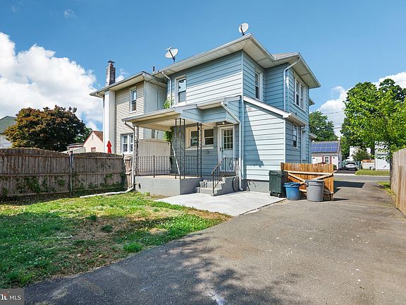4th image of 629 Johnston Ave