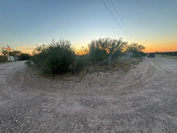 128 Los Mesquites Rd, Laredo, TX 78043